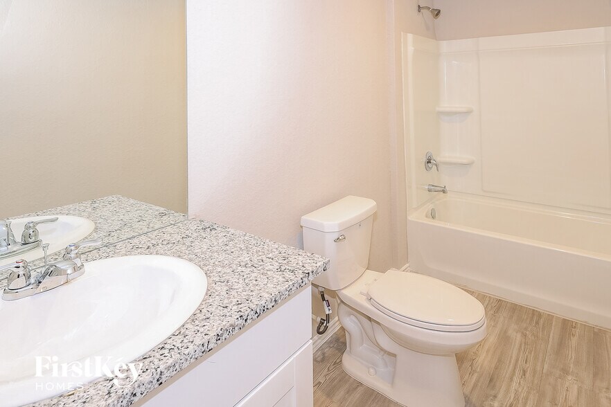 Building Photo - 1915 Morse Way