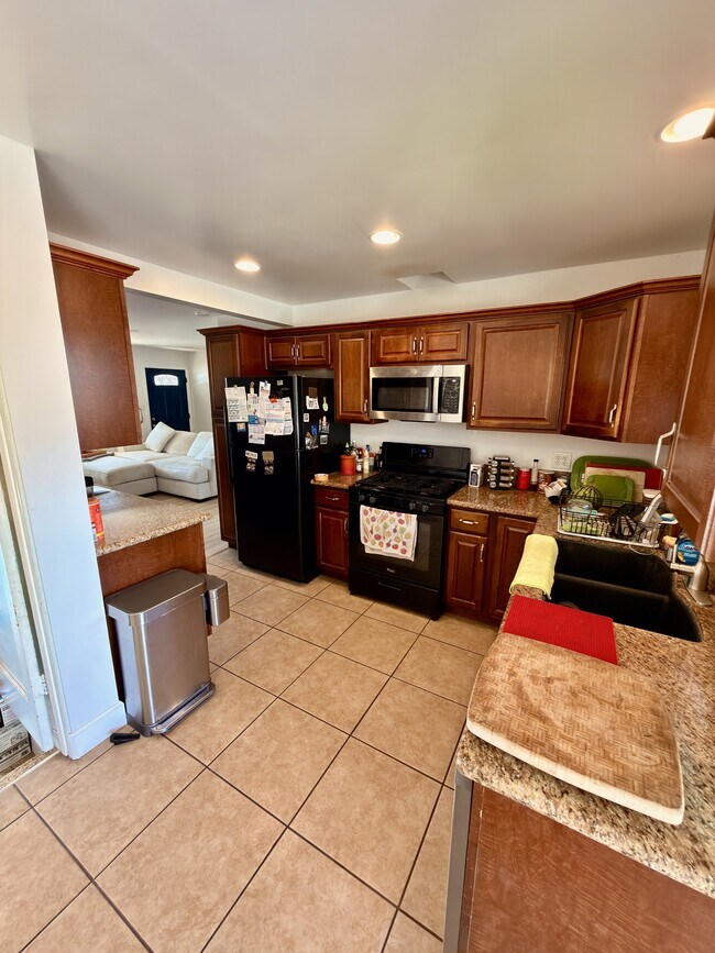 Building Photo - 5265 Bocaw Pl