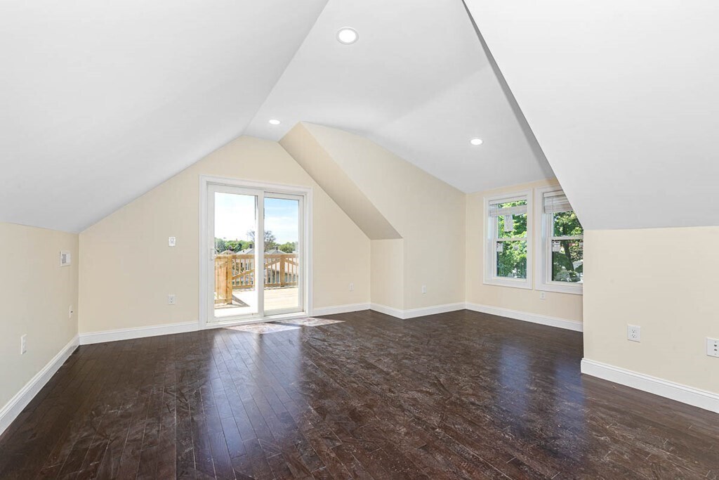 Building Photo - 72 Stanley Ave