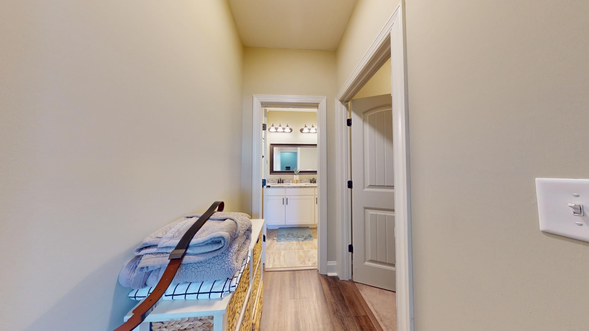 Building Photo - Eagle Ridge Townhome