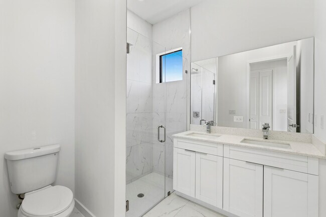 Building Photo - 4233 Jacaranda Pkwy W