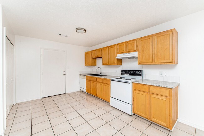 Building Photo - 12420 Jackson Dr