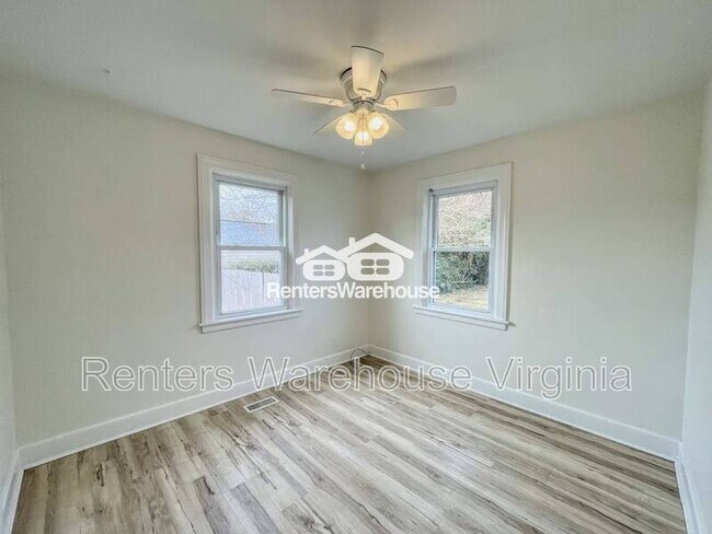 Building Photo - 4862 Norvella Ave