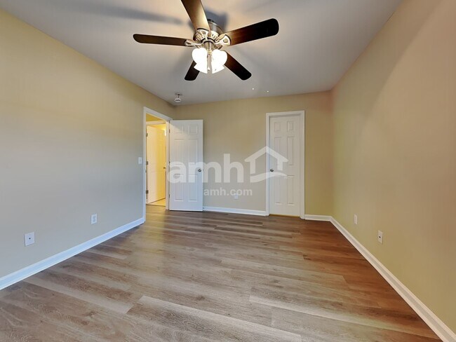 Building Photo - 230 Stoney Xing