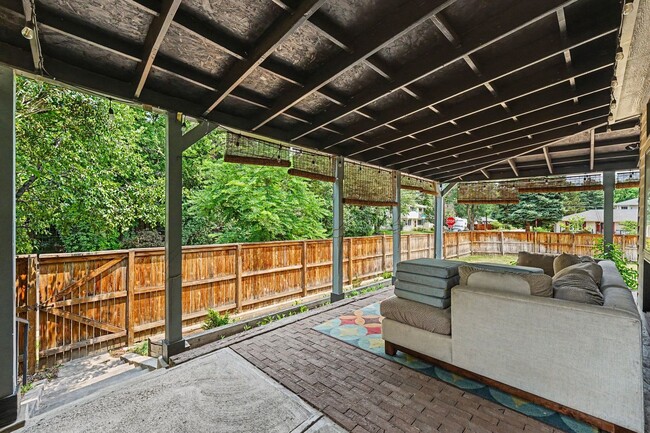 Building Photo - Classic Denver Charm Meets Modern Flexibility