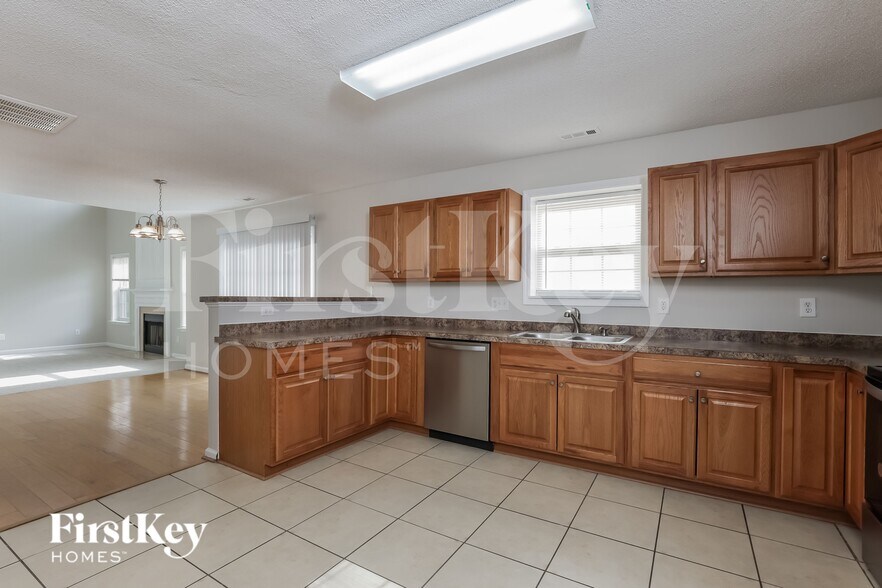 Building Photo - 709 Southshore Pkwy
