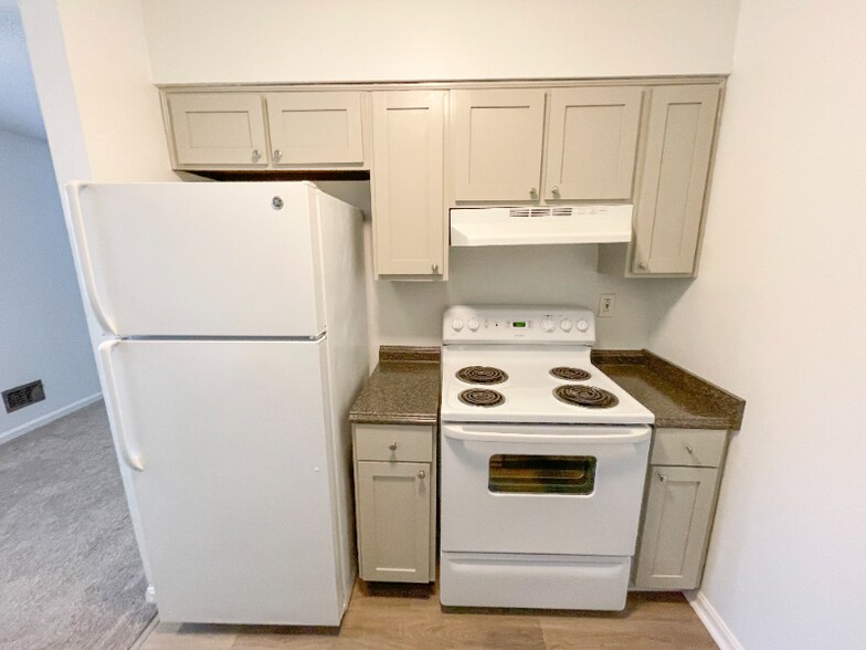 Building Photo - 3328 Breckenridge Ln