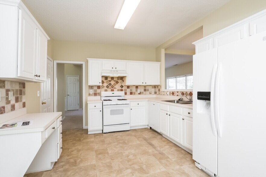 Building Photo - 1033 Dunedin Trail