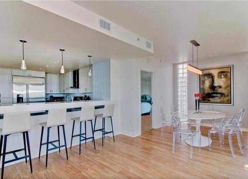 Building Photo - 3415 6th Ave