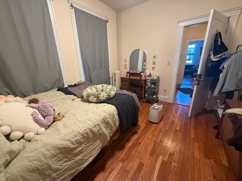 Building Photo - 313 Allston St