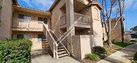 Building Photo - Las Palmas Down Stairs Condo in Gated Comm...