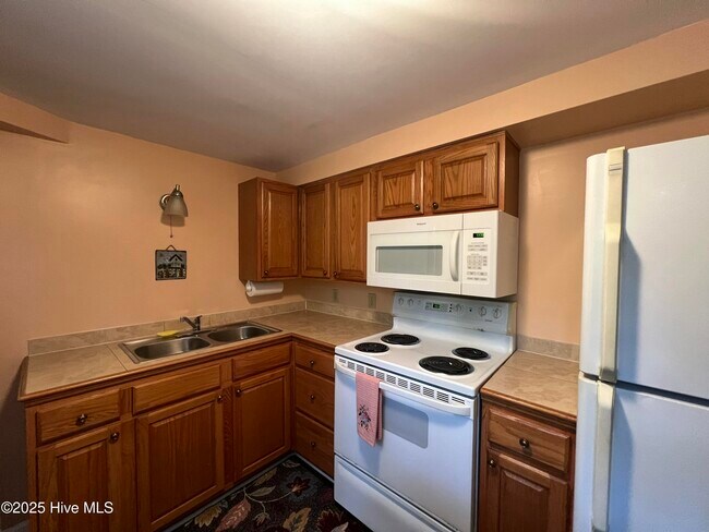 Building Photo - 104 Rolling Hill Ct