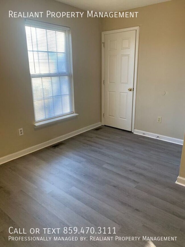 Building Photo - 112 Floyd Ct