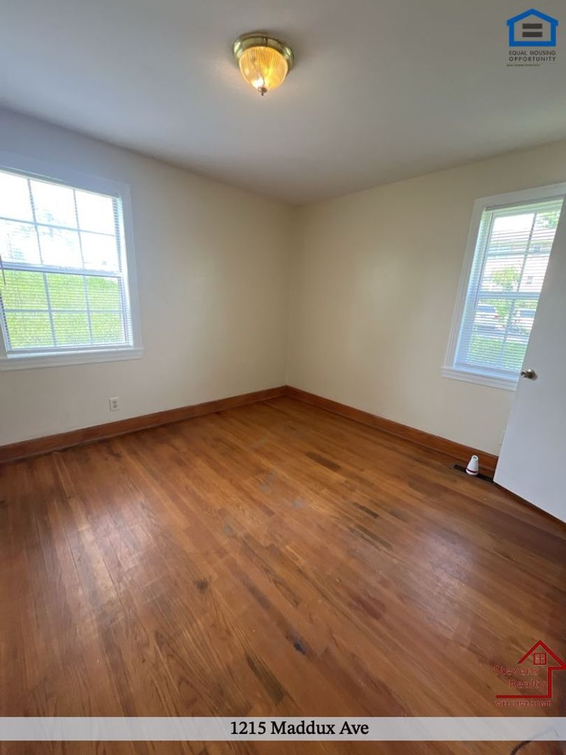 Building Photo - 1215 Maddux Ave