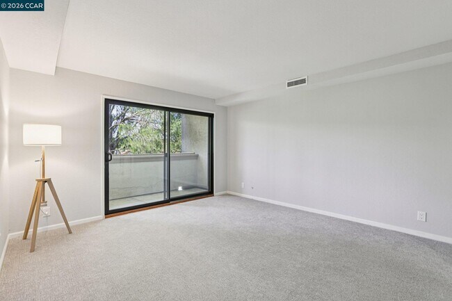 Building Photo - 1541 Moraga Way