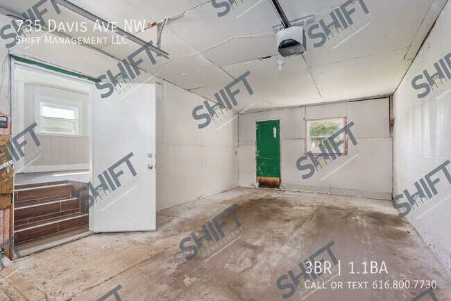 Building Photo - 735 Davis Ave NW