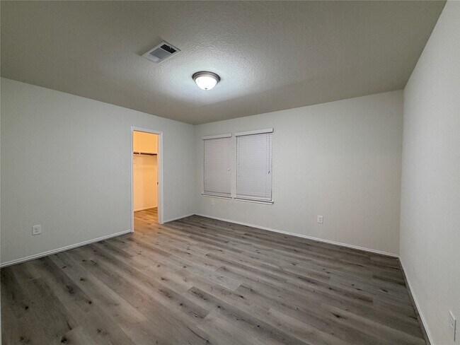 Building Photo - 6819 Dove Stone Dr