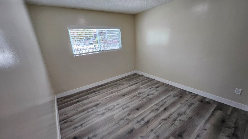 Building Photo - 815 N Benton Way