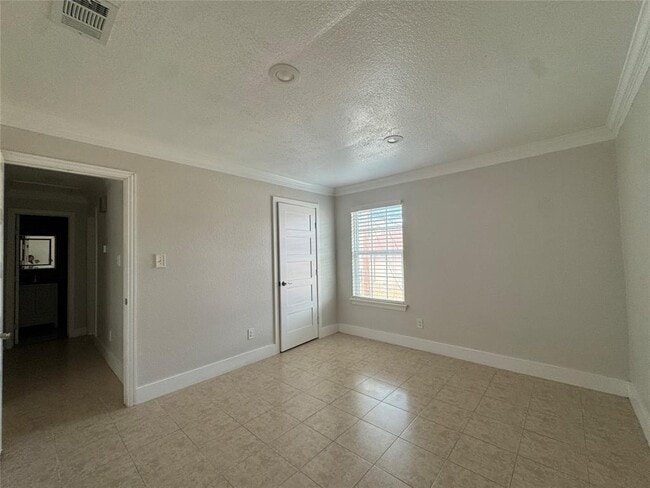 Building Photo - 5210 Tahoe Trail