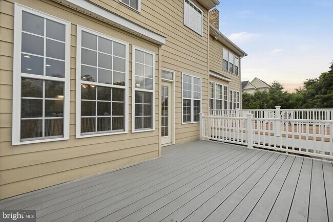 Building Photo - 899 Stonefield Square NE