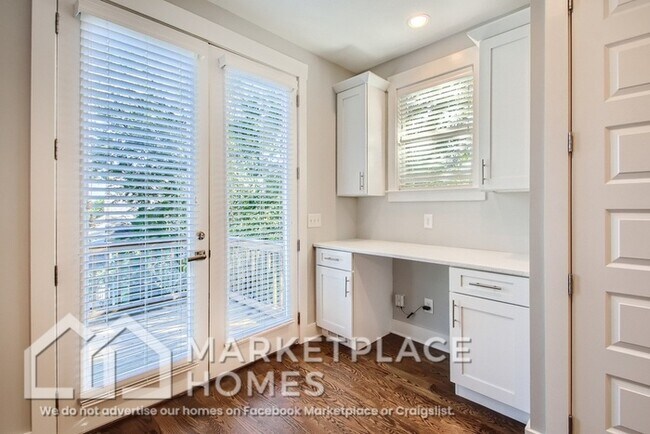 Building Photo - 1802 Porter Ave