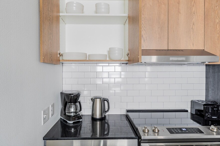 Building Photo - 1502 Fawcett Ave