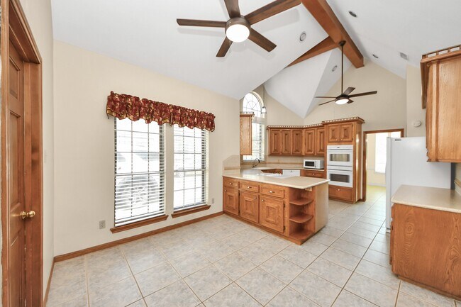 Building Photo - 10503 Great Plains Ln