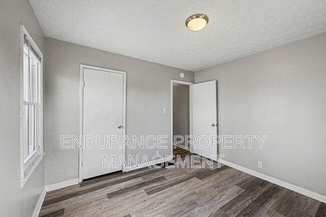 Building Photo - 2710 Hazel Ave