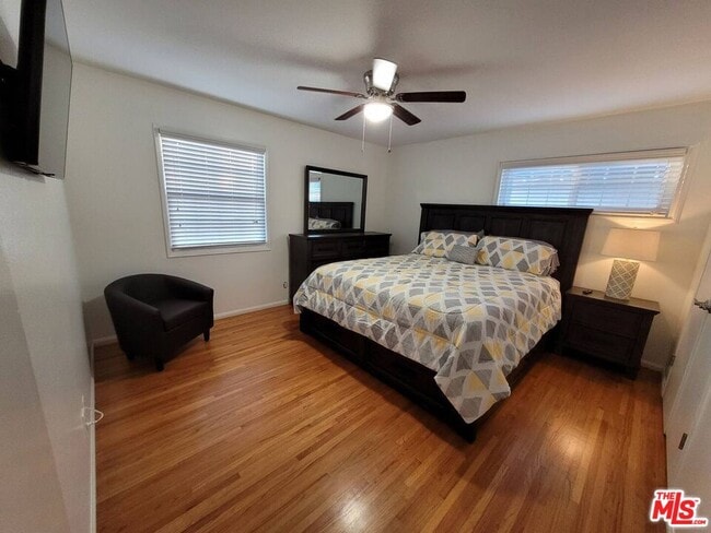 Building Photo - 335 S California St