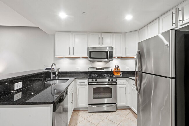 Building Photo - 4301 Park Ave