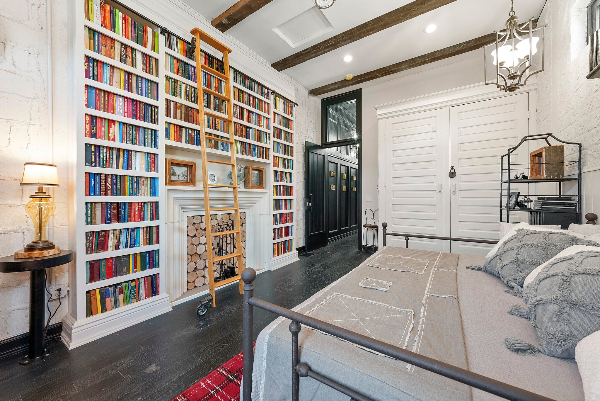 Building Photo - 43 W Markison Ave