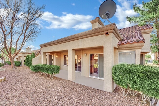 Building Photo - A Must See!!! Beautiful 2/2 home!!! Summerlin!!