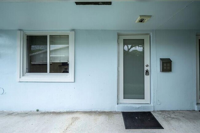Building Photo - 750 SW 2nd St