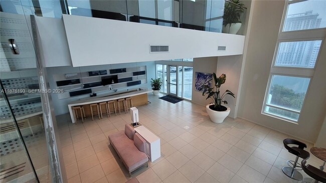 Building Photo - 1900 N Bayshore Dr