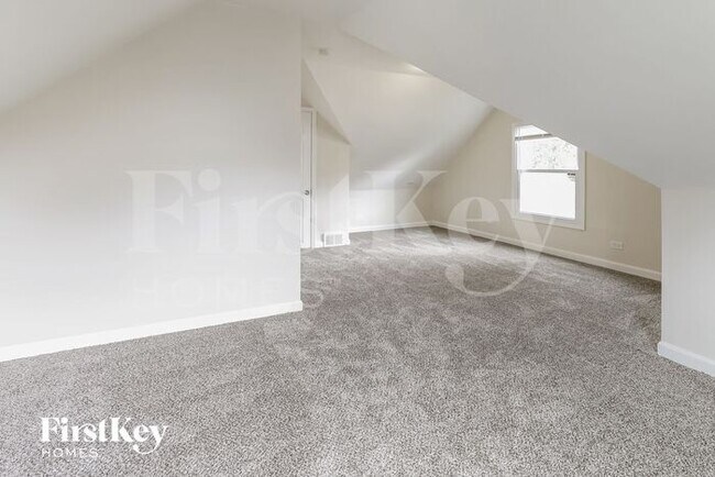 Building Photo - 640 N Edgewood Ave