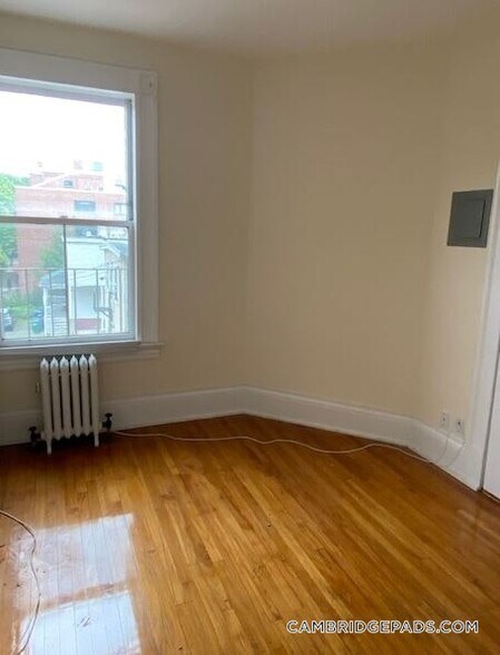 Building Photo - 2 Ware St