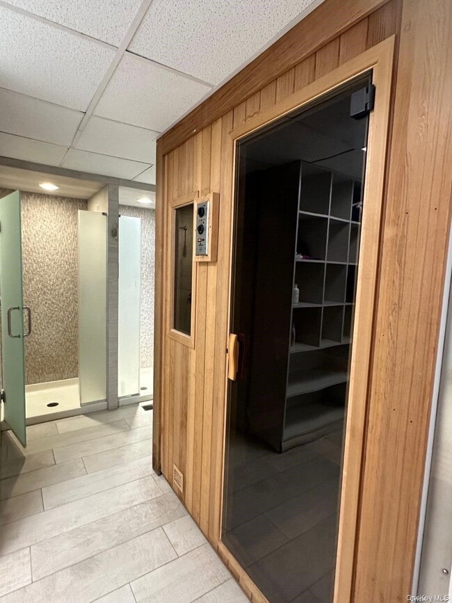 Building Photo - 170 W Broadway