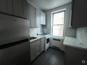 Building Photo - 0 bedroom in SUNNYSIDE NY 11104