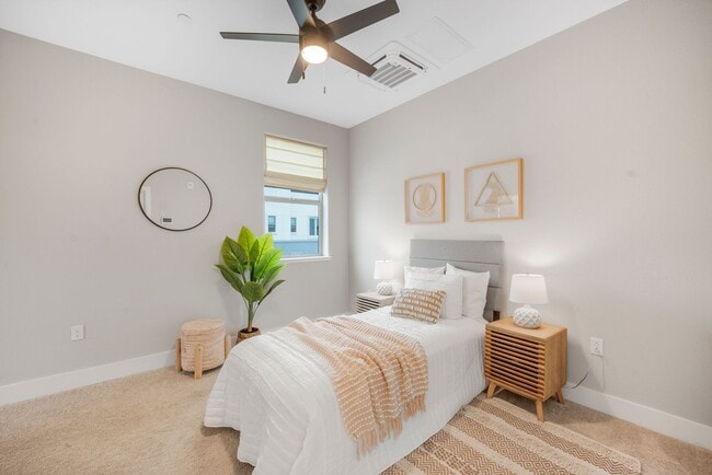 Building Photo - $4595 - Beautiful Corner Unit Condo in New...