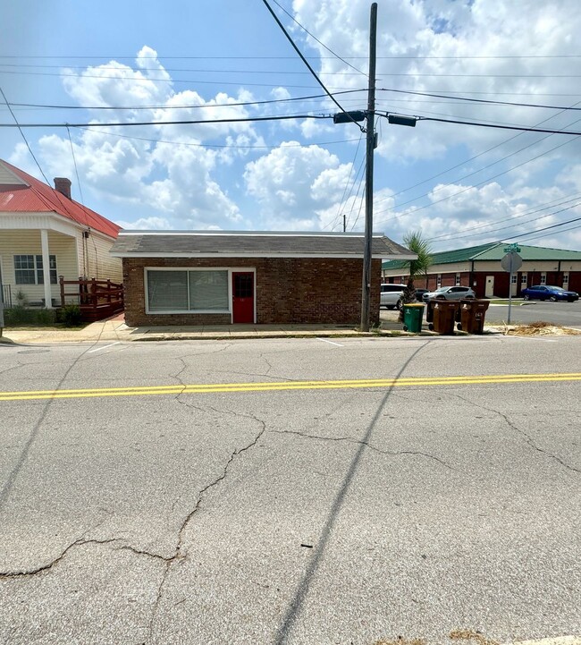 Building Photo - Office Space In Downtown Biloxi! Great Loc...