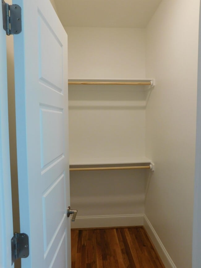 Building Photo - 503 Carolina Ave