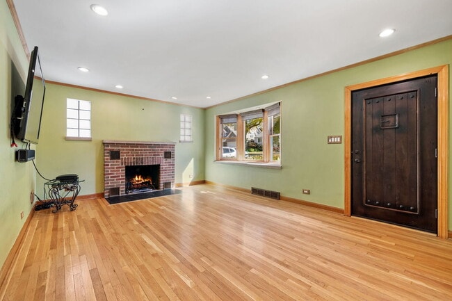 Building Photo - 5536 Webster St