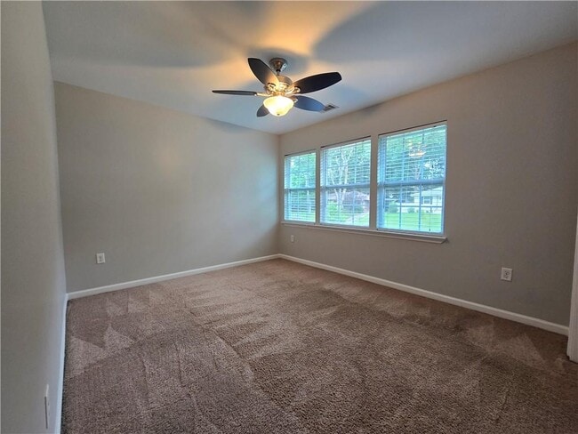 Building Photo - 2616 Boland Dr NE