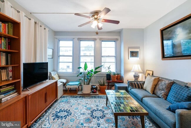 Primary Photo - 639 Bainbridge St