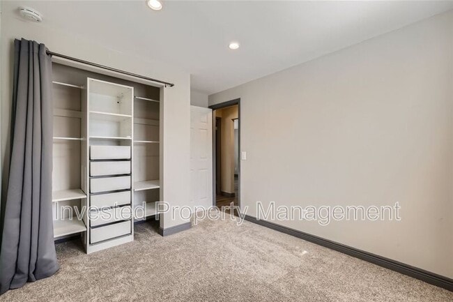 Building Photo - 5012 S Field Ct