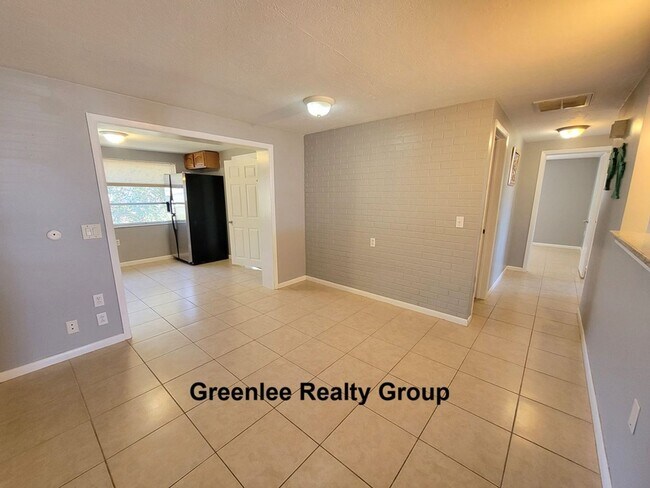 Building Photo - 4542-Grand