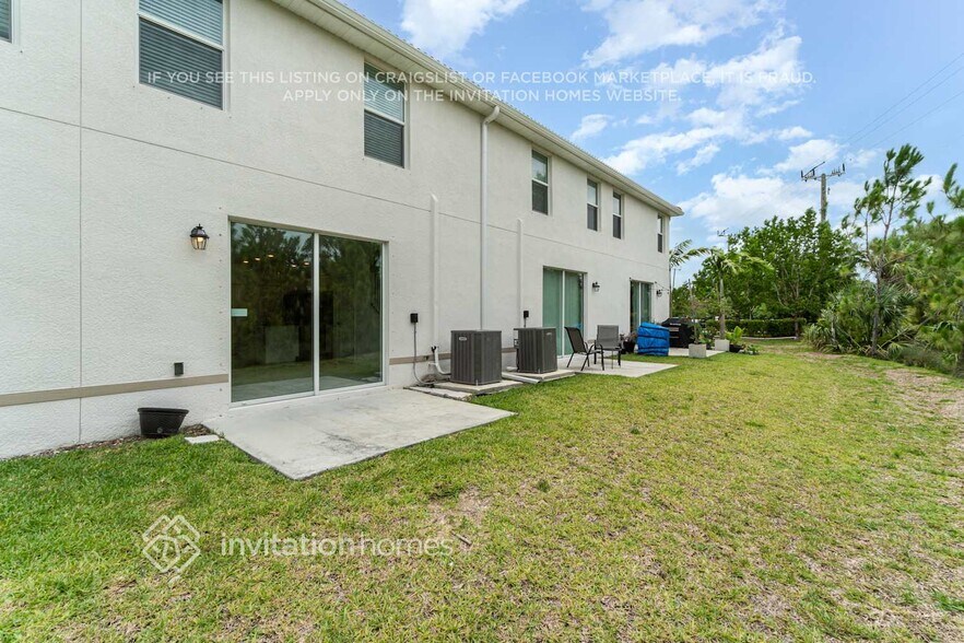 Building Photo - 7169 Greenwood Park Cir