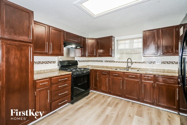 Building Photo - 9230 Carlow Ln
