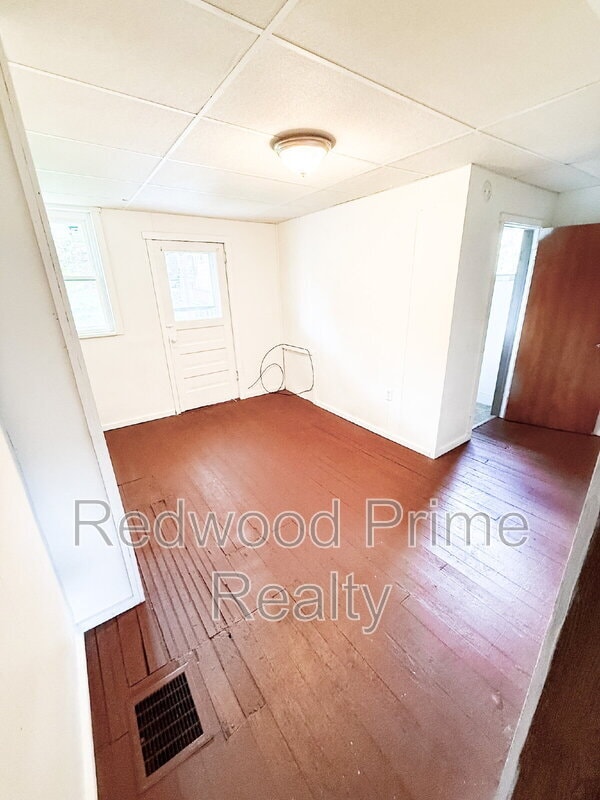 Building Photo - 901-903 Coleman Ave