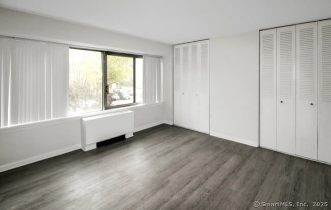 Building Photo - 1310 Berlin Tpke
